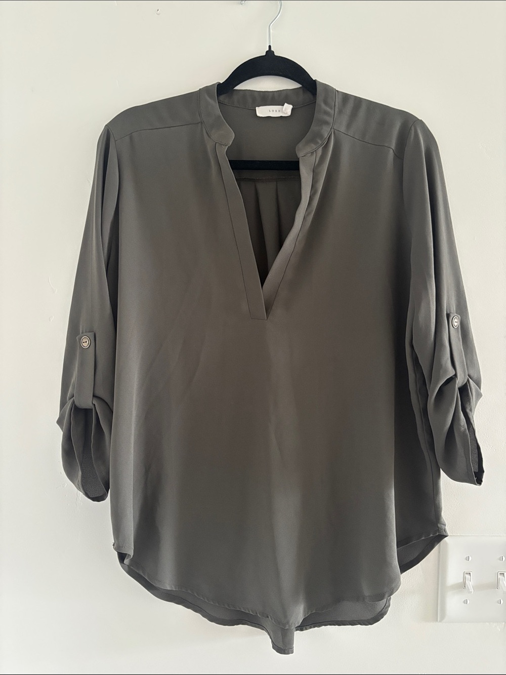 Lush Women's Split V-Neck Long Sleeve Blouse - Olive